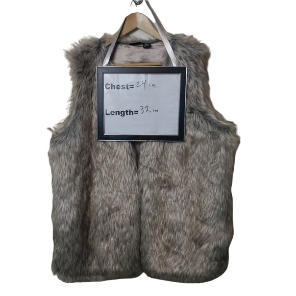 Women's Faux Fur Vest in Gray - Picture 5 of 5
